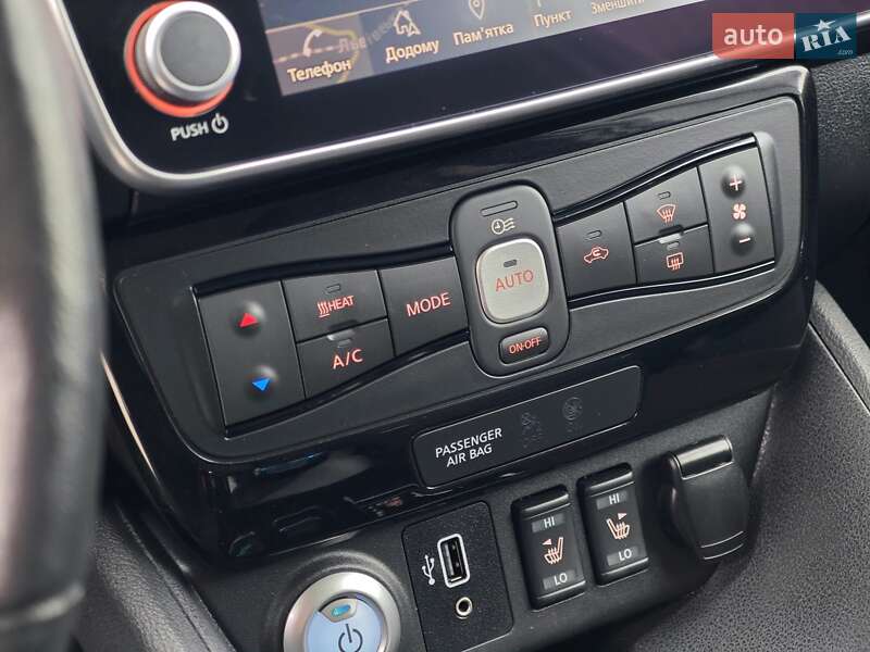 Хэтчбек Nissan Leaf 2020 в Дубно