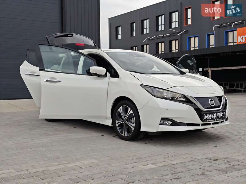 Хэтчбек Nissan Leaf 2020 в Дубно