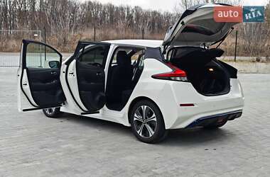 Хетчбек Nissan Leaf 2020 в 