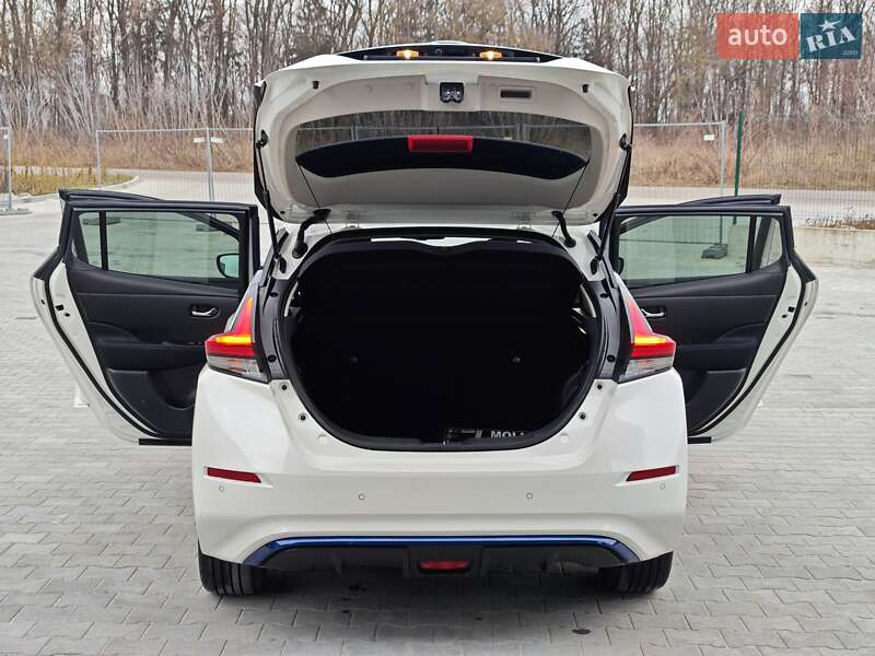 Хэтчбек Nissan Leaf 2020 в Дубно