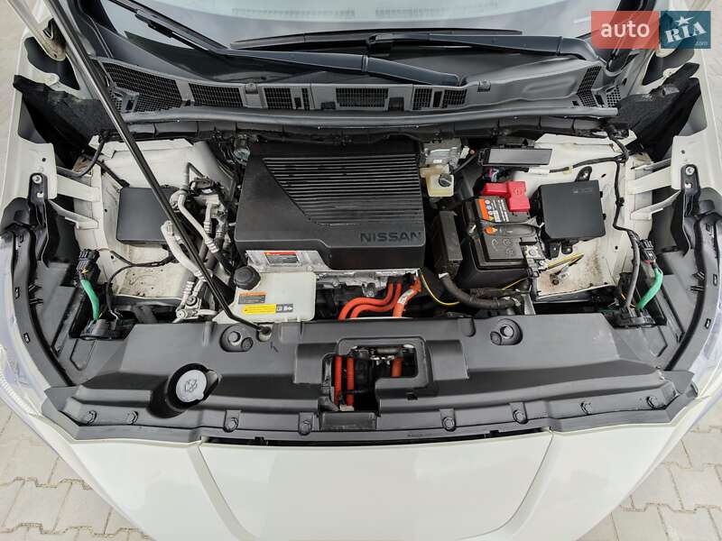Хэтчбек Nissan Leaf 2020 в Дубно
