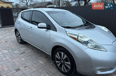 Хетчбек Nissan Leaf 2015 в Чернівцях