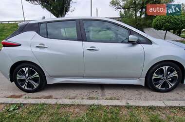 Хэтчбек Nissan Leaf 2021 в Днепре