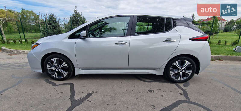 Хэтчбек Nissan Leaf 2021 в Днепре