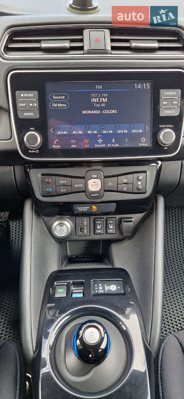 Хэтчбек Nissan Leaf 2021 в Днепре