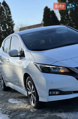 Хетчбек Nissan Leaf 2018 в Дубні