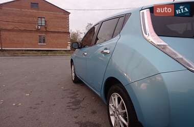 Хэтчбек Nissan Leaf 2015 в 