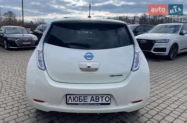 Хэтчбек Nissan Leaf 2011 в 