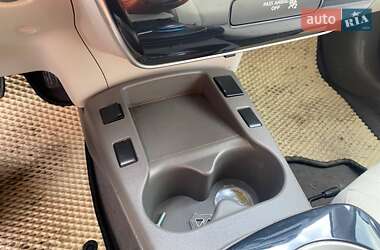 Хэтчбек Nissan Leaf 2011 в 