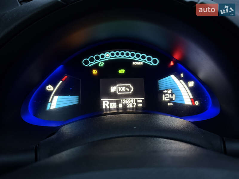 Хетчбек Nissan Leaf 2014 в Дніпрі