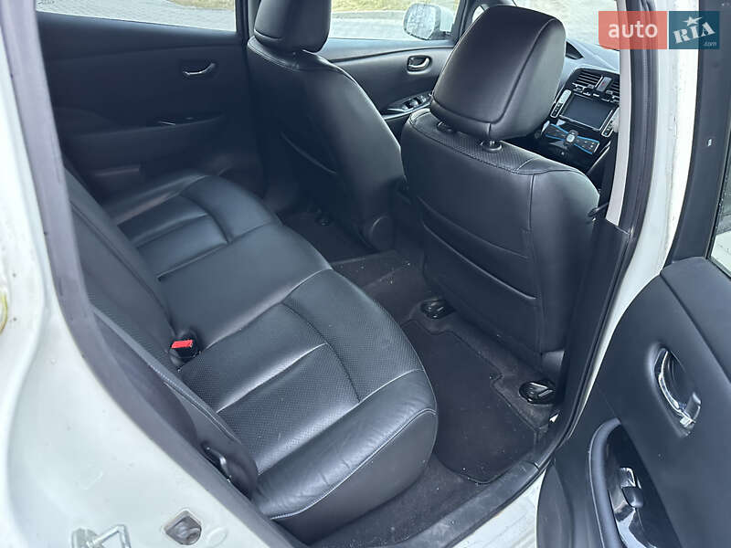 Хетчбек Nissan Leaf 2016 в Львові