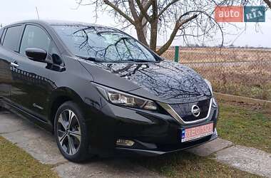 Хэтчбек Nissan Leaf 2019 в 
