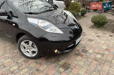 Хэтчбек Nissan Leaf 2016 в 