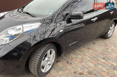 Хэтчбек Nissan Leaf 2016 в 