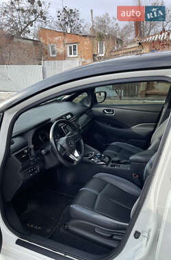 Хэтчбек Nissan Leaf 2020 в 