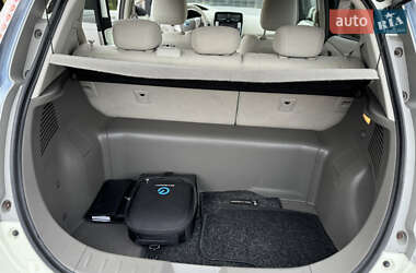 Хэтчбек Nissan Leaf 2012 в 