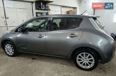 Хэтчбек Nissan Leaf 2014 в Ровно