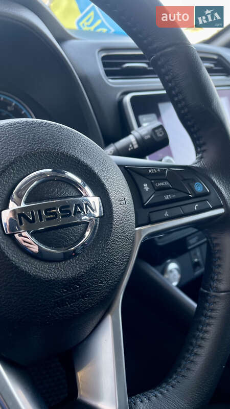 Хэтчбек Nissan Leaf 2020 в Киеве