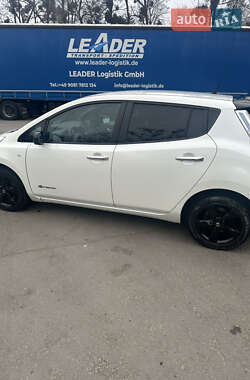 Хэтчбек Nissan Leaf 2017 в 