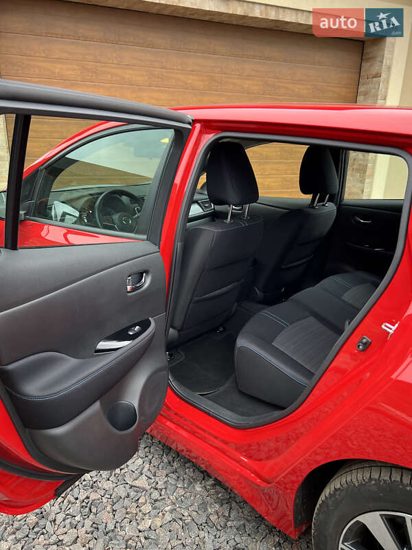 Хетчбек Nissan Leaf 2018 в Мостиській