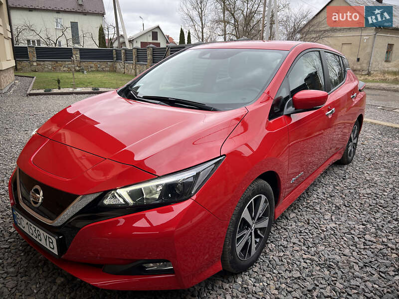 Хетчбек Nissan Leaf 2018 в Мостиській