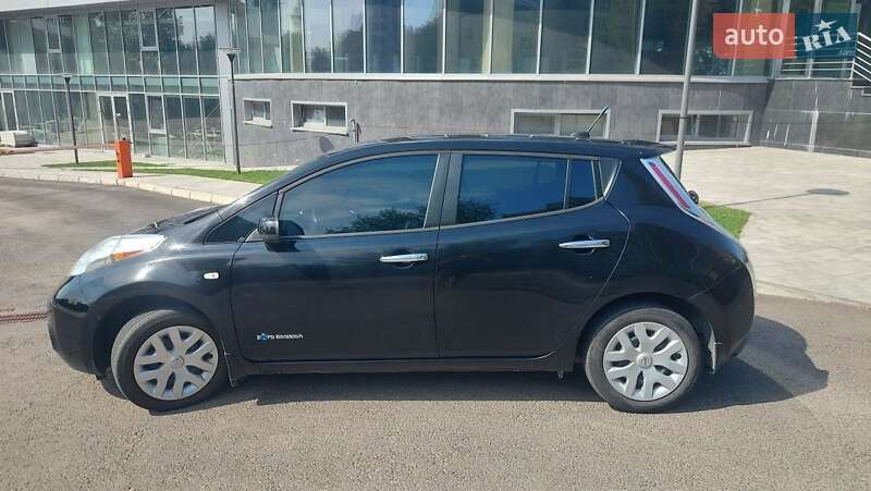 Хетчбек Nissan Leaf 2013 в Запоріжжі