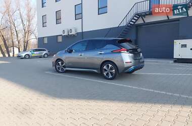 Хэтчбек Nissan Leaf 2020 в 
