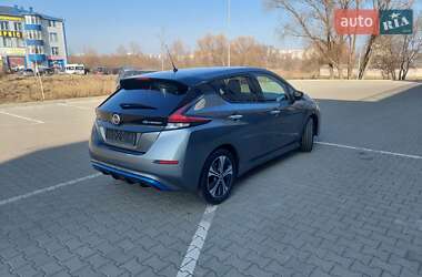 Хэтчбек Nissan Leaf 2020 в 