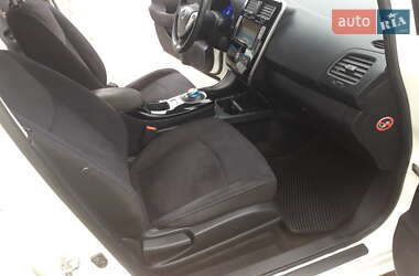 Хэтчбек Nissan Leaf 2016 в 