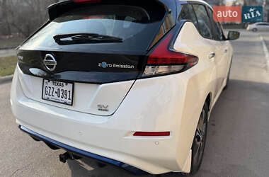 Хетчбек Nissan Leaf 2021 в Дніпрі