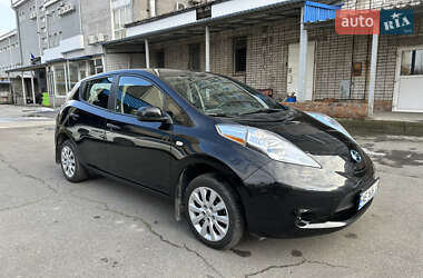 Хетчбек Nissan Leaf 2013 в Дніпрі