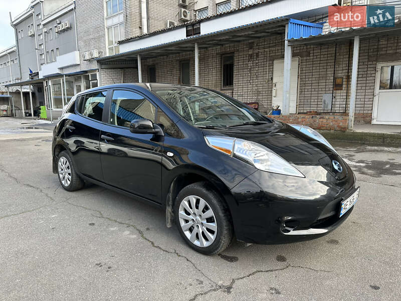 Хэтчбек Nissan Leaf 2013 в Днепре