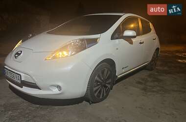 Хетчбек Nissan Leaf 2014 в 