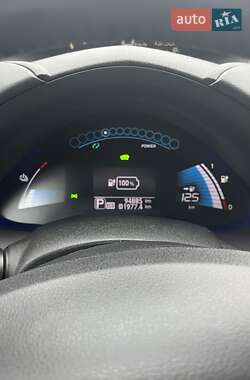 Хетчбек Nissan Leaf 2014 в 