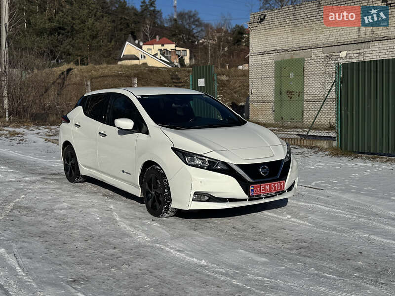 Хетчбек Nissan Leaf 2018 в Львові