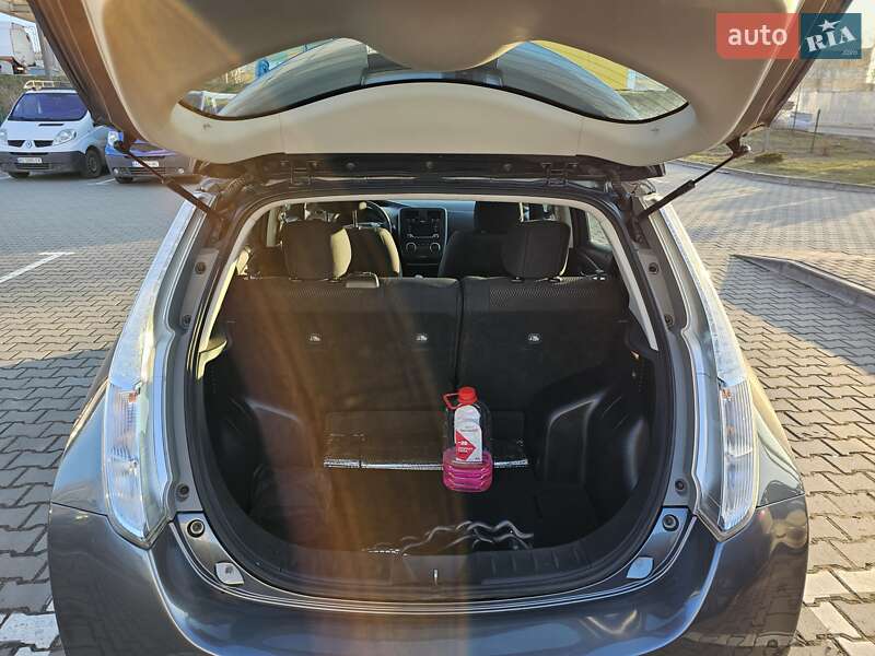 Хетчбек Nissan Leaf 2016 в Луцьку