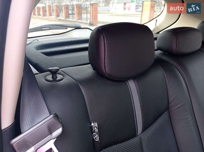 Хетчбек Nissan Leaf 2018 в Дніпрі
