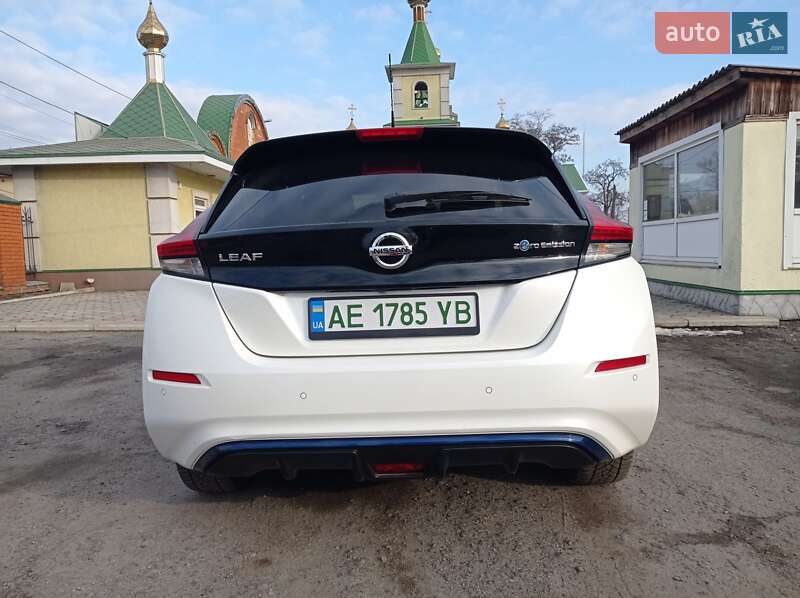 Хетчбек Nissan Leaf 2018 в Дніпрі