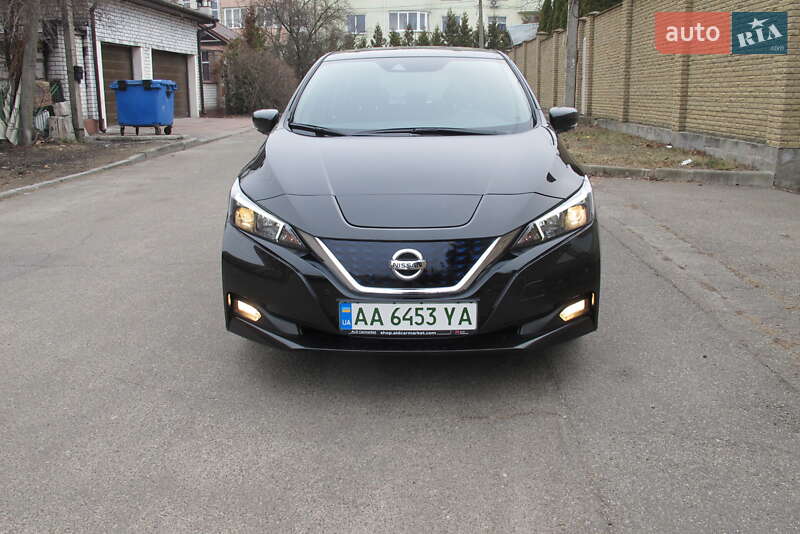 Хэтчбек Nissan Leaf 2021 в Киеве