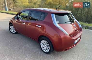Хэтчбек Nissan Leaf 2013 в 