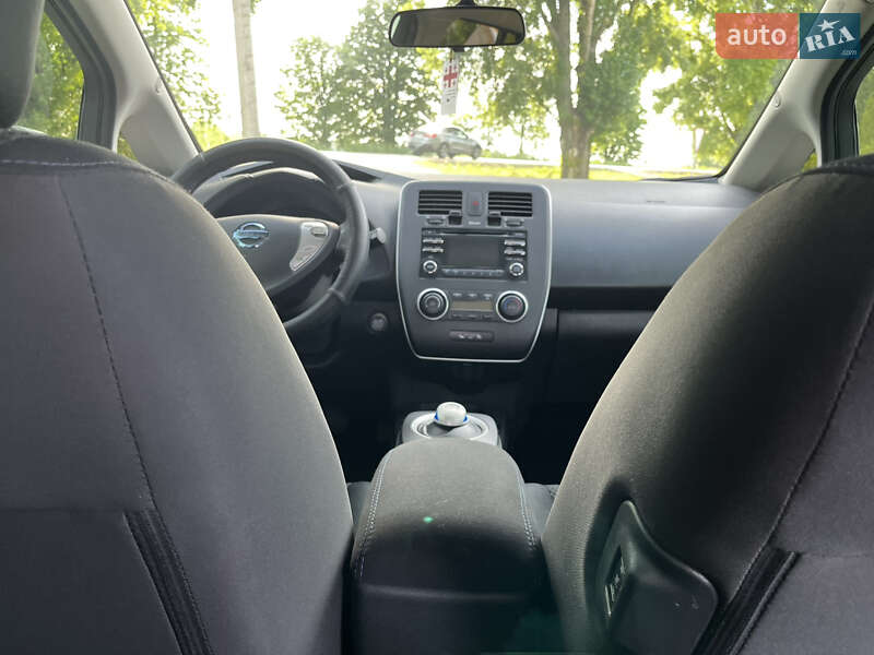 Хэтчбек Nissan Leaf 2014 в Днепре