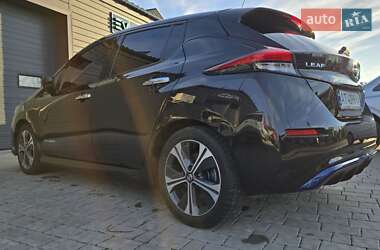 Хетчбек Nissan Leaf 2018 в  фото 10 Хетчбек Nissan Leaf 2018 в