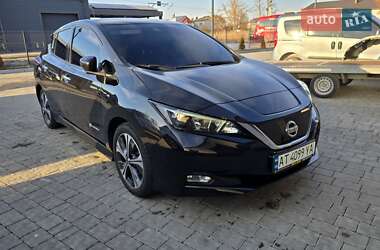 Хетчбек Nissan Leaf 2018 в  фото 2 Хетчбек Nissan Leaf 2018 в