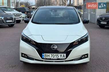 Хэтчбек Nissan Leaf 2023 в 