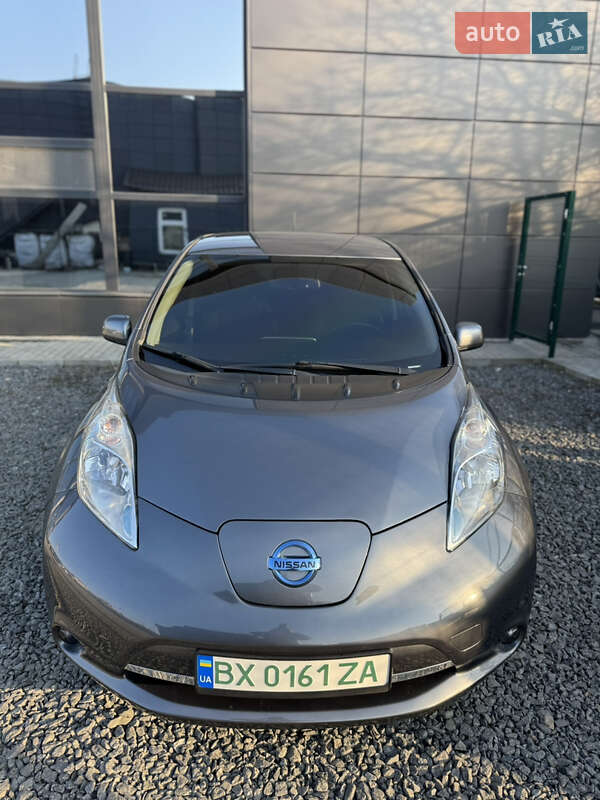 Хэтчбек Nissan Leaf 2015 в Шепетовке