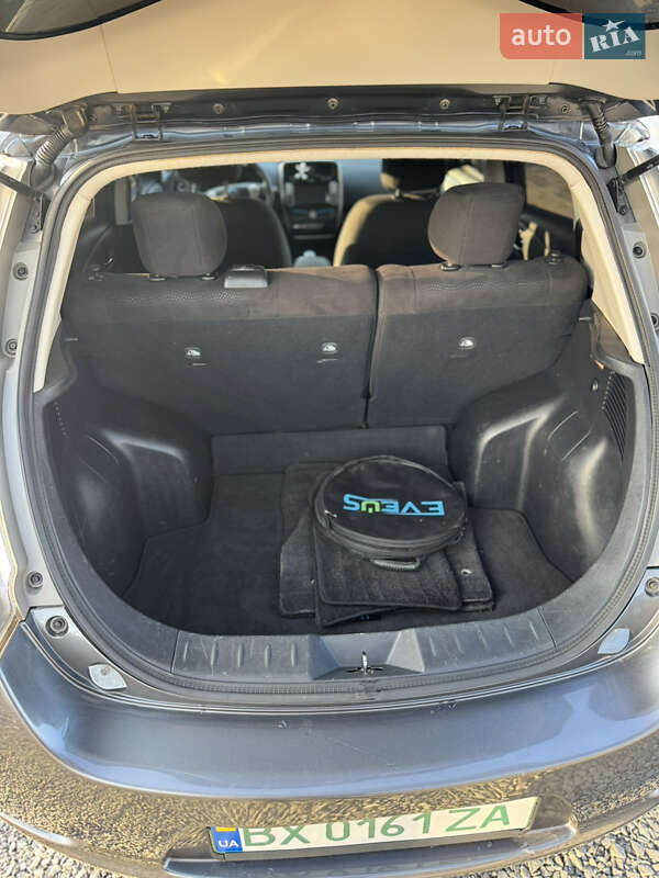 Хэтчбек Nissan Leaf 2015 в Шепетовке