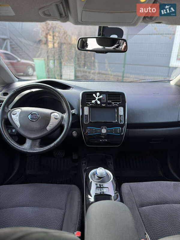 Хэтчбек Nissan Leaf 2015 в Шепетовке