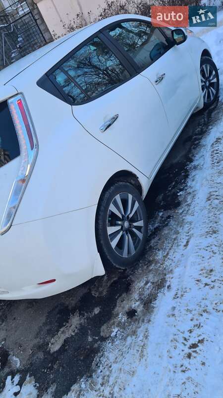 Хетчбек Nissan Leaf 2015 в Києві фото 10 Хетчбек Nissan Leaf 2015 в Києві