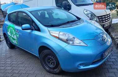 Хэтчбек Nissan Leaf 2015 в 