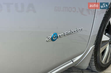 Хэтчбек Nissan Leaf 2015 в 